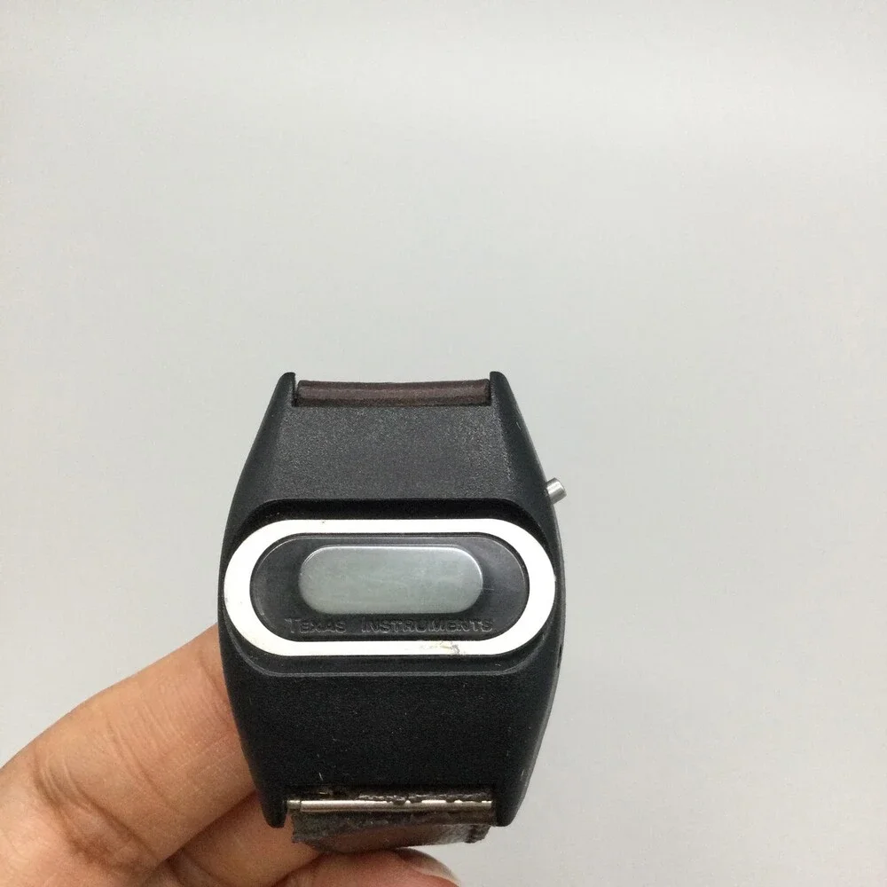 Vintage Texas Instruments Series 550 Mens Watch 33mm LCD NOT RUNNING FOR PARTS